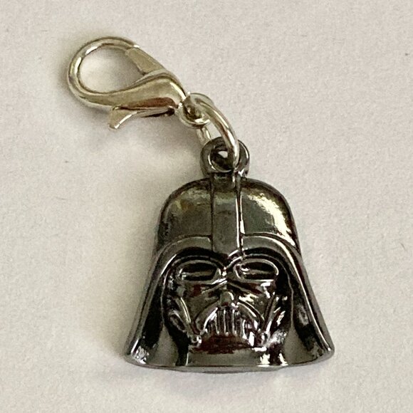 Star Wars Darth Vader The Mandalorian Clip On Charm Zipper Pull Backpack Bag - Picture 5 of 10